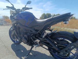 Yamaha MT-09 Negra y Azul