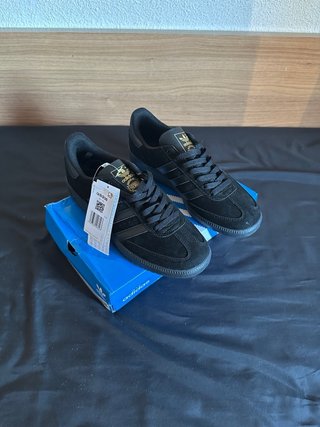 Adidas Hand 2 Negro y dorado talla 39