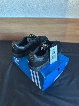 Adidas Hand 2 Negro y dorado talla 39