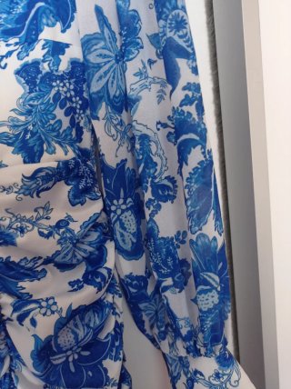 Vestido estampado floral azul y blanco