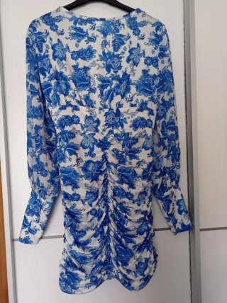 Vestido estampado floral azul y blanco