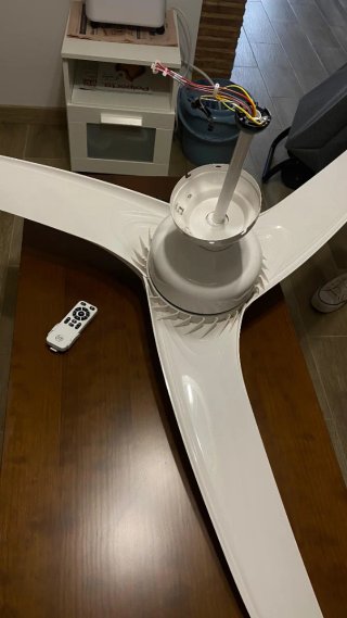 Ventilador de techo blanco