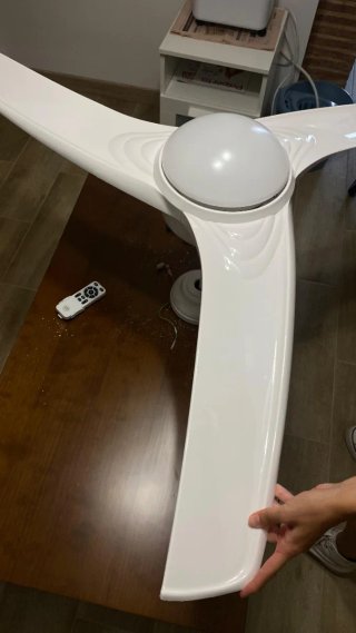 Ventilador de techo blanco