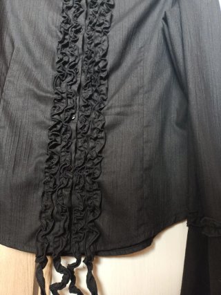 Camisa flamenca negra con volantes y chorreras