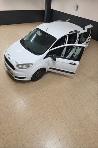 Ford Transit Courier 2016