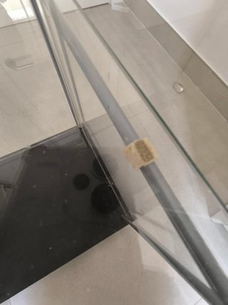 Vitrina Detolf Ikea Negra