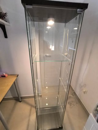 Vitrina Detolf Ikea Negra