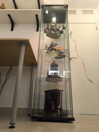 Vitrina Detolf Ikea Negra