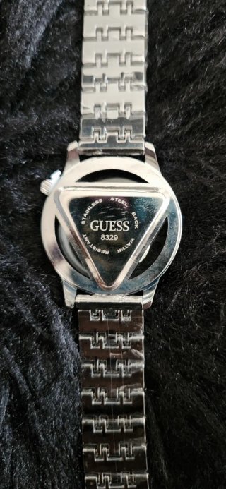 Reloj Guess Mujer Esfera Logo Triangular