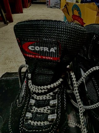 Botas de trabajo COFRA negras y grises