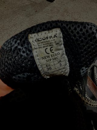Botas de trabajo COFRA negras y grises