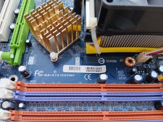 Gigabyte GA-8IG100MF+DUAL CORE+RAM Placa Base Retr