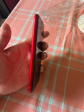 iPhone 11 Rojo - Batería 76%
