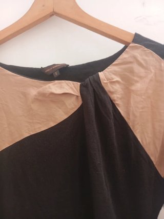 Camiseta manga larga beige y negra
