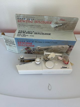 Macchina da cucire portatile vintage