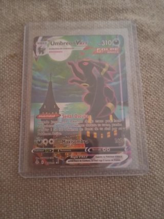 Carta Pokémon Umbreon VMAX Original con 2 fundas.