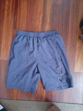 Pantalón corto Nike morado oscuro