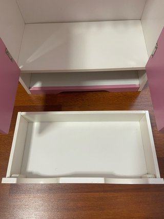 Armario de muñecas rosa con cajón