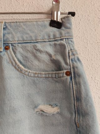 Pantalón corto de chica talla 32 de Primark.