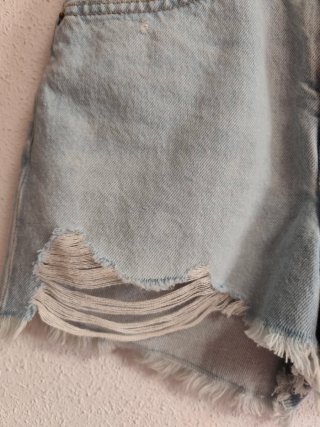 Pantalón corto de chica talla 32 de Primark.