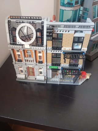 Torre vengadores y casa de Spiderman de Lego