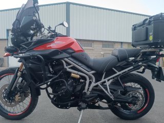 Triumph Tiger 800 XC Negra/roja