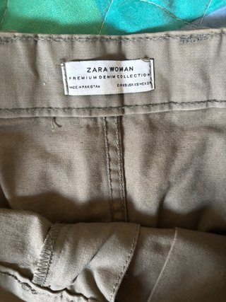 Falda Zara verde militar