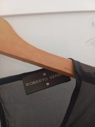 Camisa negra transparente con encaje