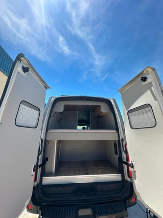 Nissan Interstar 2024
