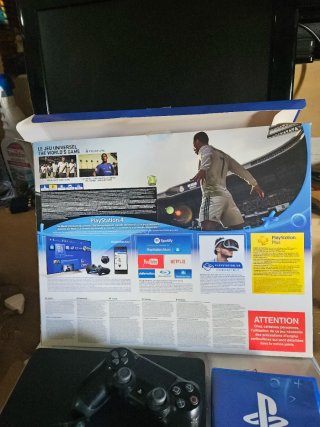 PS4 (PlayStation 4) FIFA 18 Bundle