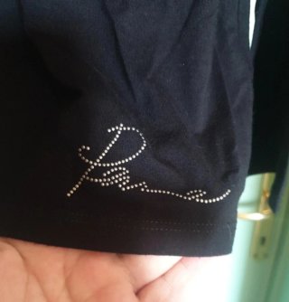 T-shirt nera in viscosa