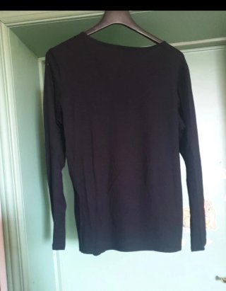 T-shirt nera in viscosa