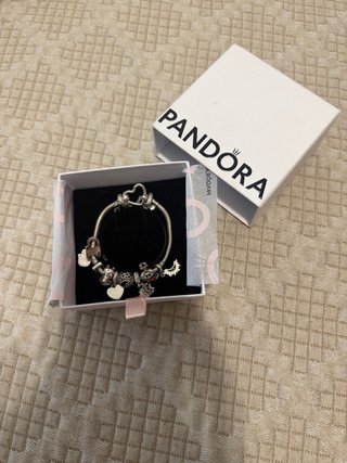 Pulsera Pandora con charms