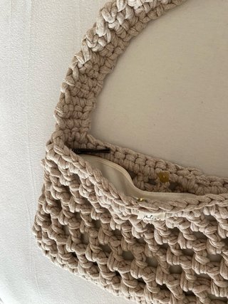 Bolso de crochet beige