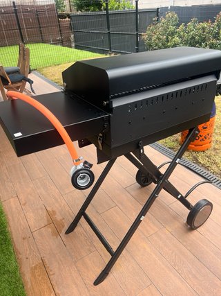 Barbacoa de gas con tres parrillas