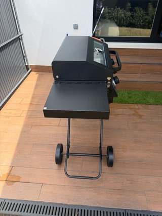 Barbacoa de gas con tres parrillas