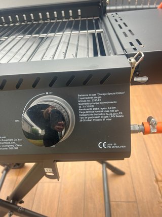 Barbacoa de gas con tres parrillas