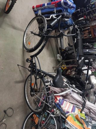 Bicicleta urbana negra
