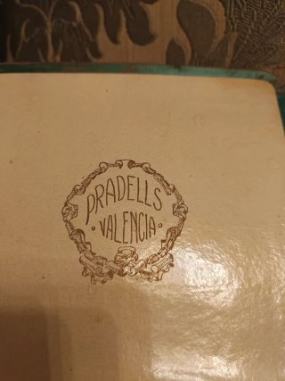 Antigua caja de confitería Valenciana circa 1900
