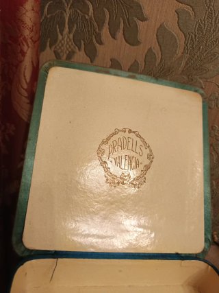 Antigua caja de confitería Valenciana circa 1900