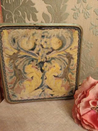 Antigua caja de confitería Valenciana circa 1900