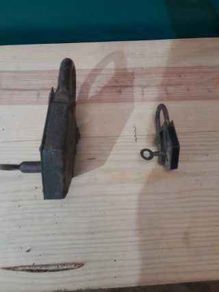 2 Candados Antiguos Metálicos