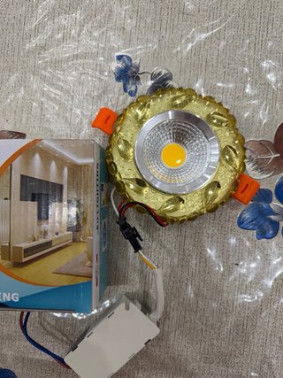 Foco LED Circular Dorado