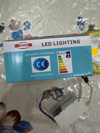 Foco LED Circular Dorado