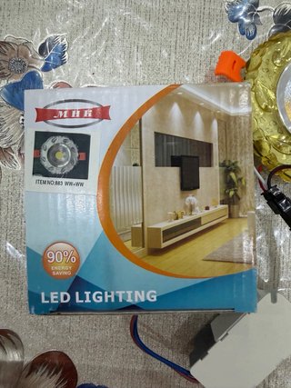 Foco LED Circular Dorado