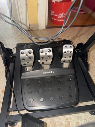 Volante Logitech G29 con Pedales y Soporte
