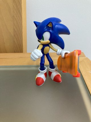 Figura Sonic con Patinete