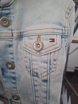 Chaqueta vaquera Tommy Hilfiger.