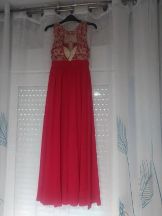Vestido largo fiesta encaje. Diseño actual.