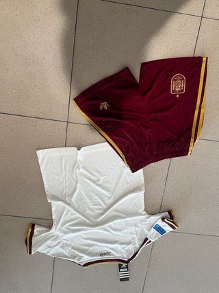 Conjunto España Adidas 2026 mundial tallas